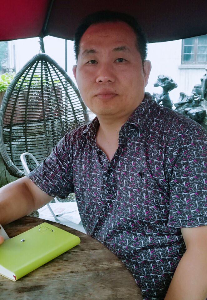 石海滨.png