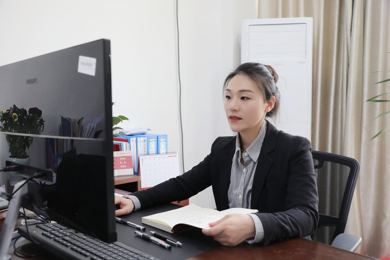 陈妍单人照.jpg