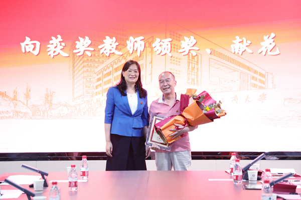 1631283528267021680.jpg 6.jpg