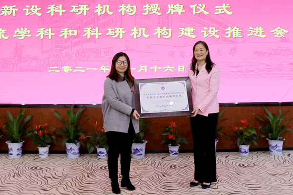 1637194897134073733.jpg 2B8A9493.jpg