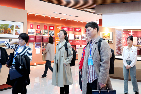 1681101700369098190.jpg 参观2.jpg