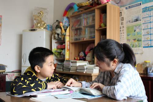 湖南商学院大学生爱心家教暖人心